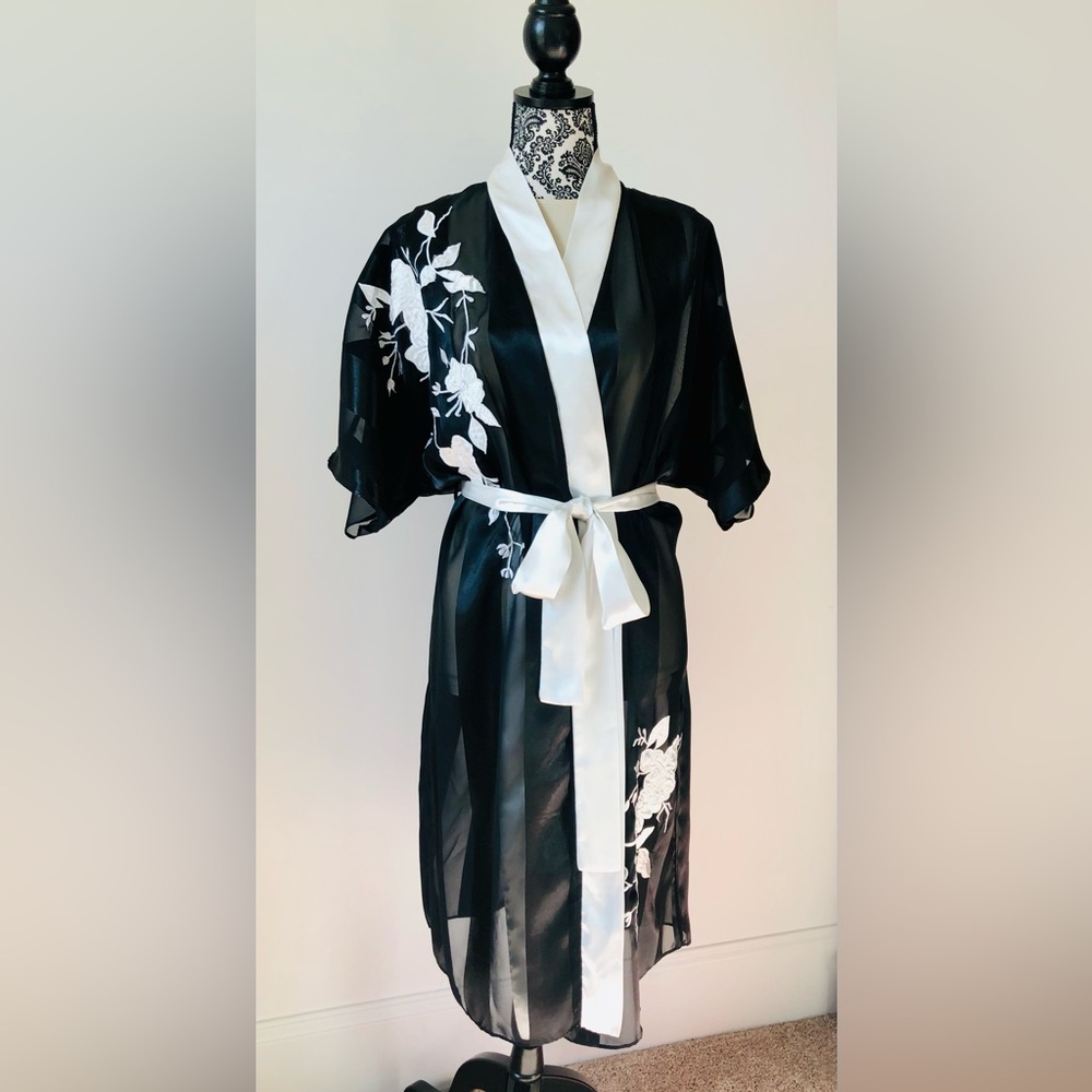 Victoria's Secret robe sheer stripe Black w Ivory Satin rose appliqué vintage OS